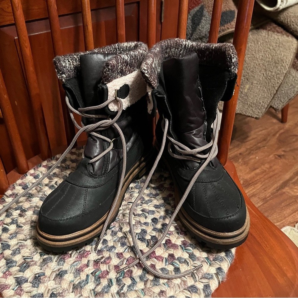Maurices Brown Size 7 Women’s Lace-up Boots. Brand new, never worn.